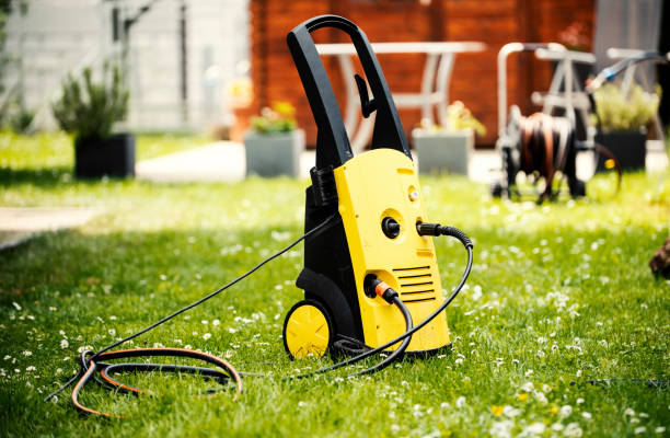 Best Pool Deck Cleaning in Spooner, WI